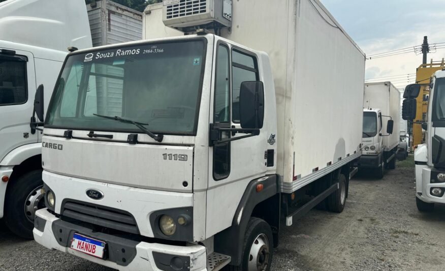 Ford Cargo Baú 1119 – 2014