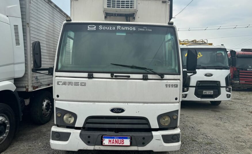 Ford Cargo Baú 1119 – 2014
