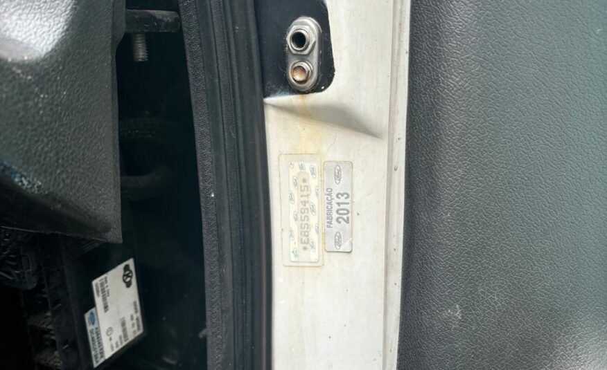 Ford Cargo Baú 1119 – 2014