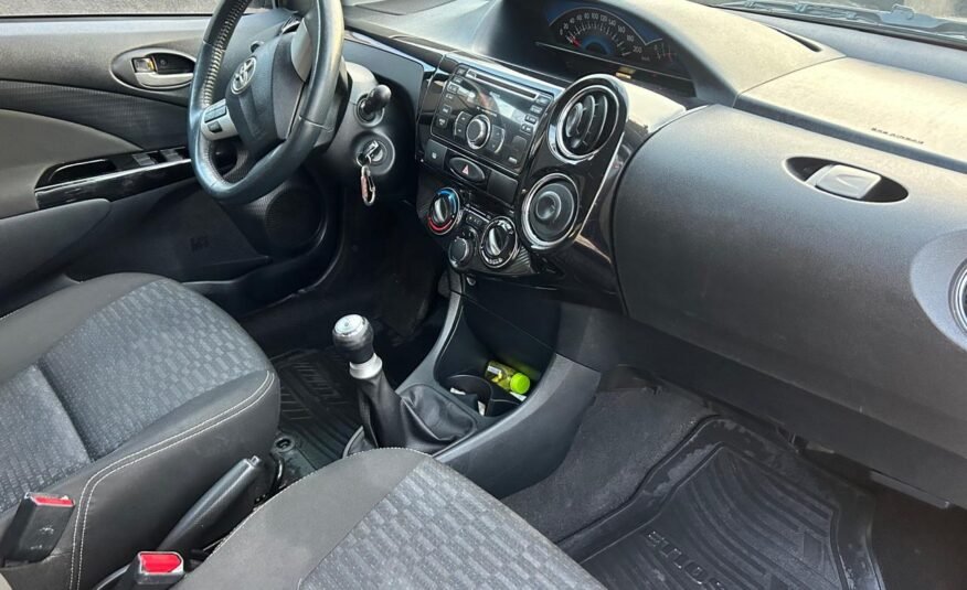 Toyota Etios Cross – 2014