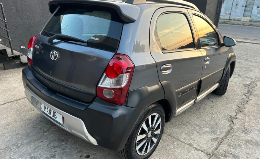Toyota Etios Cross – 2014
